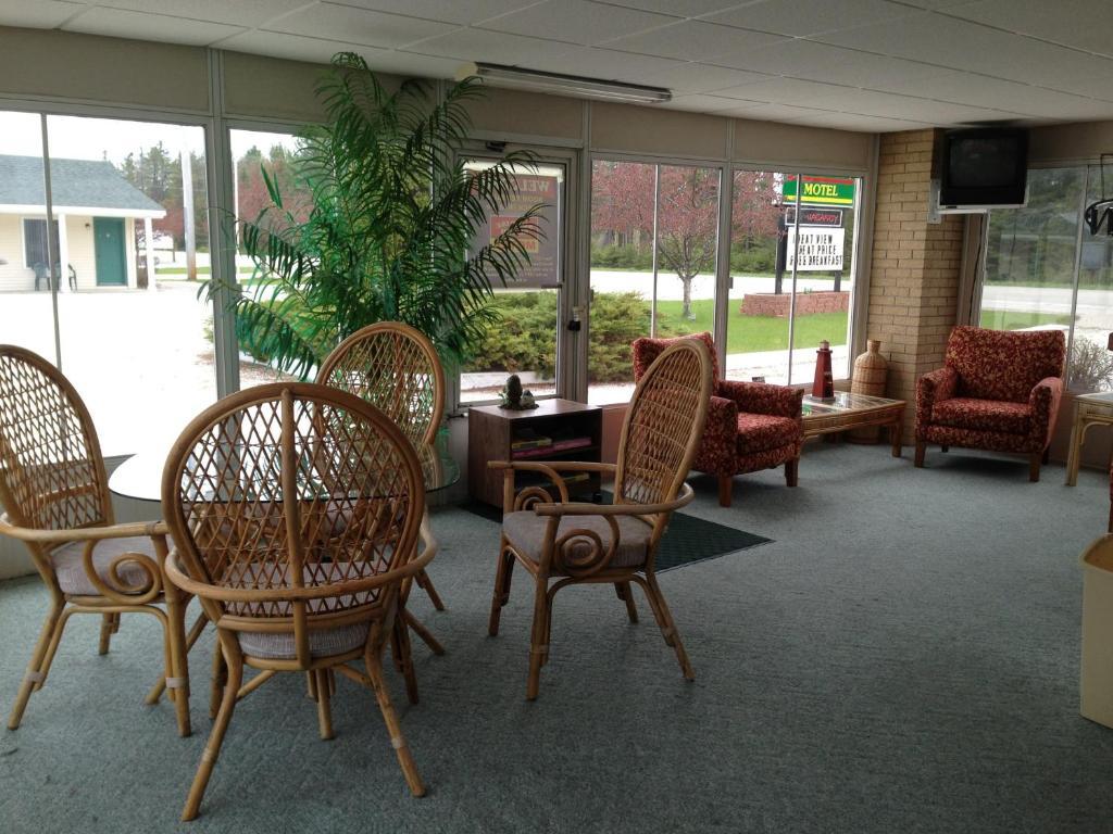 North Winds Motel Mackinaw City Extérieur photo